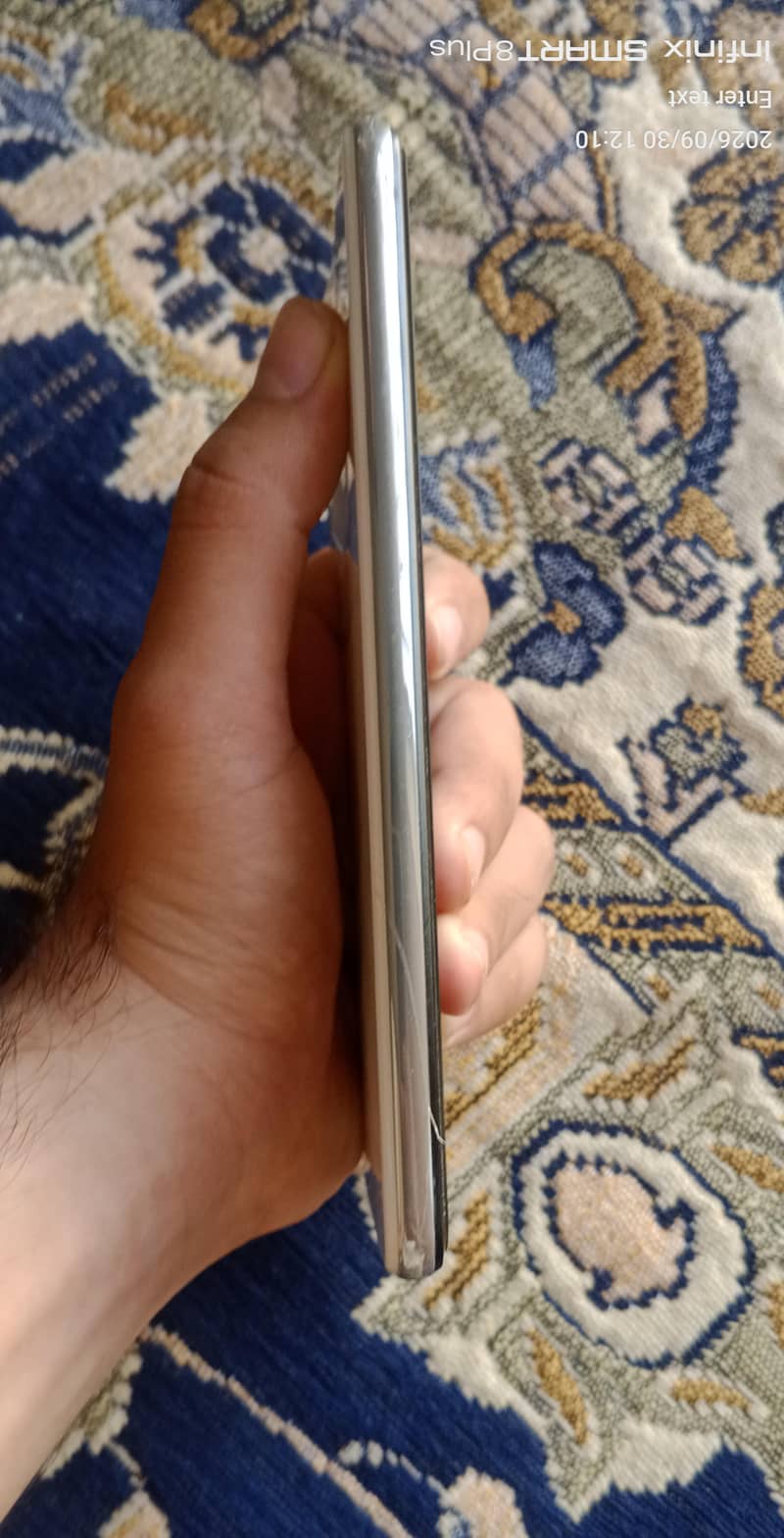 Samsung Mobile A72 1