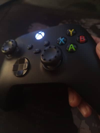 Original Xbox Series X|S Wireless Controller + Rechargable batteries
