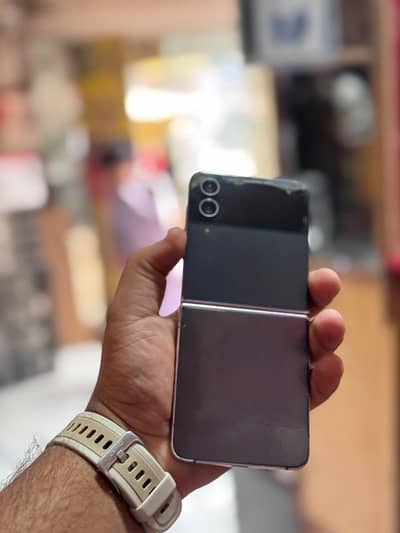 Samsung Mobile Z Flip 4