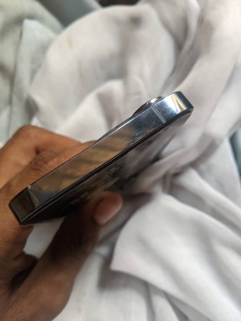 Apple iPhone 13 Pro 1