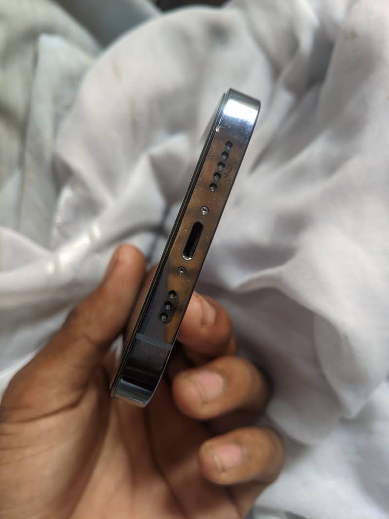 Apple iPhone 13 Pro 6