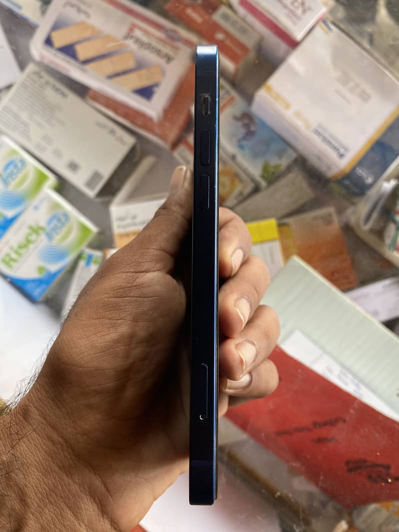 Apple iPhone 12 2