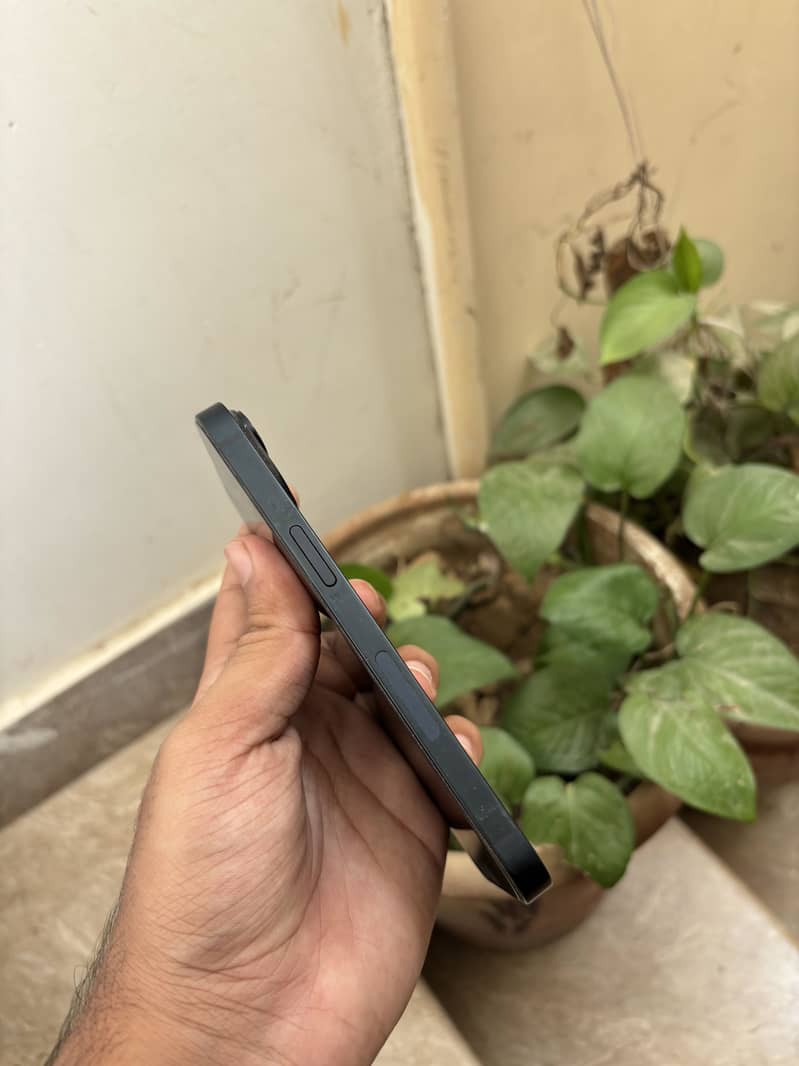 Apple iPhone 14 5