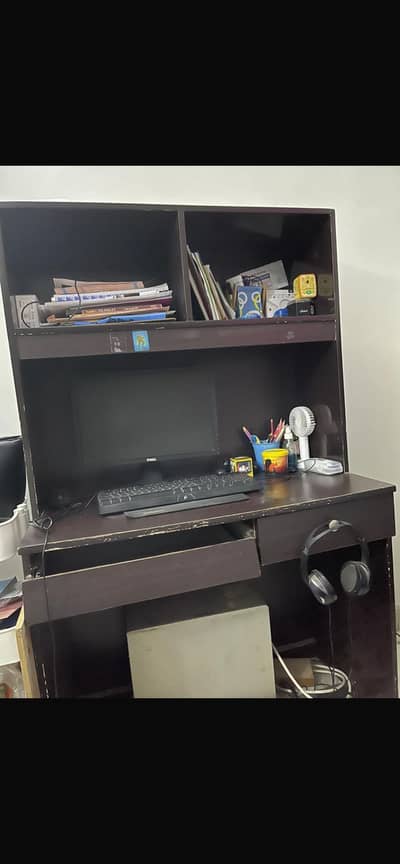Computer table