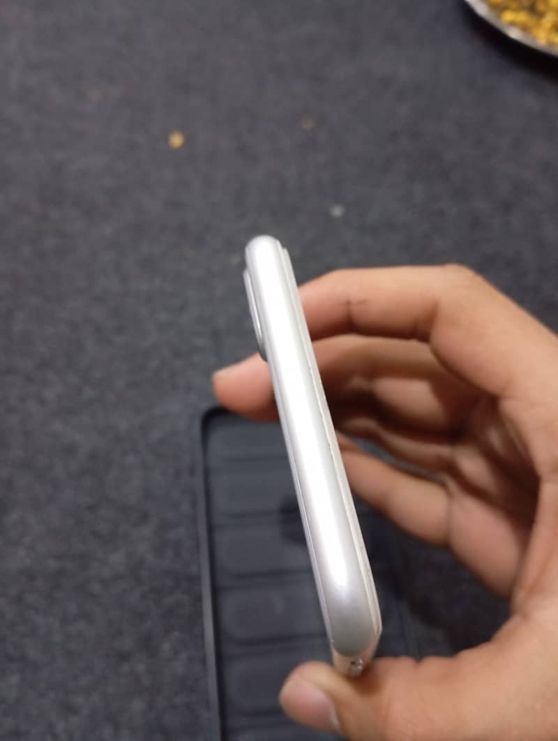 Apple iPhone 8 Plus 0