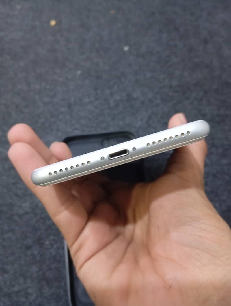 Apple iPhone 8 Plus 1