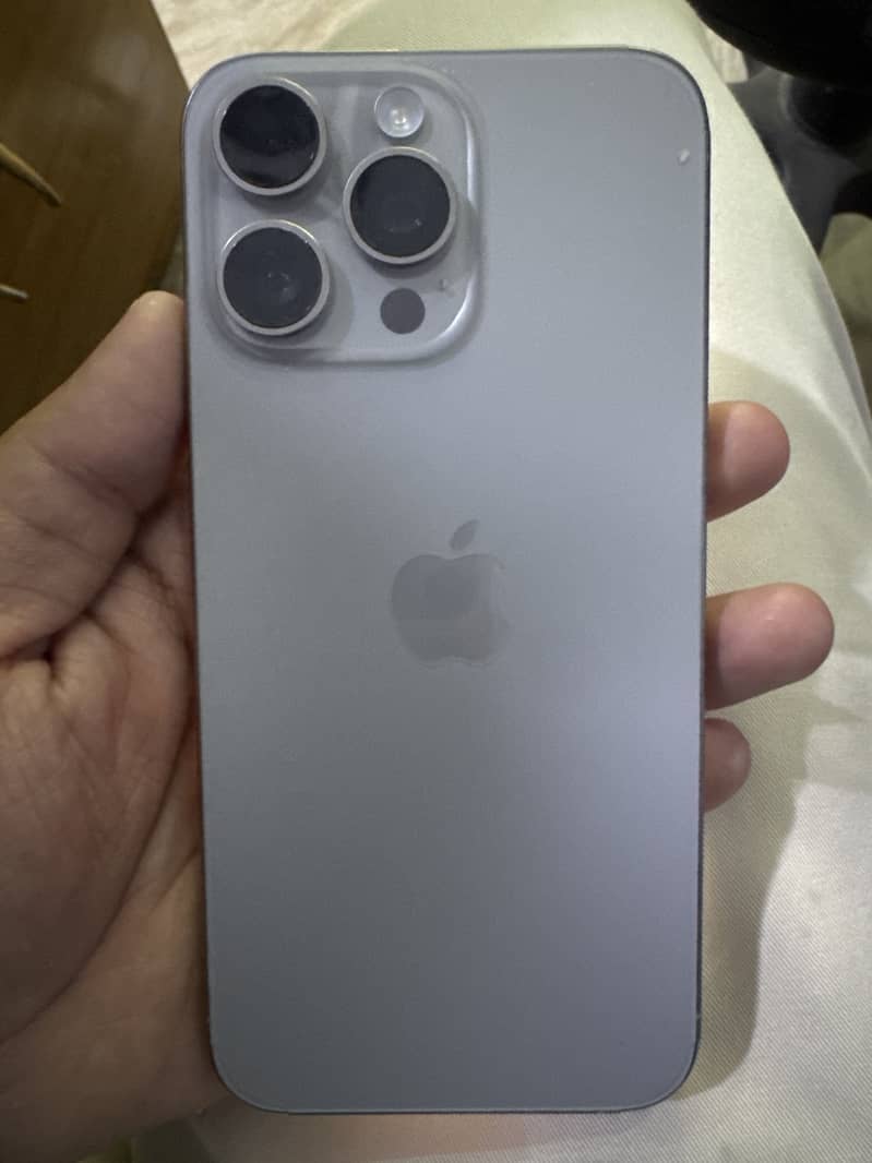Apple iPhone 15 Pro Max 1