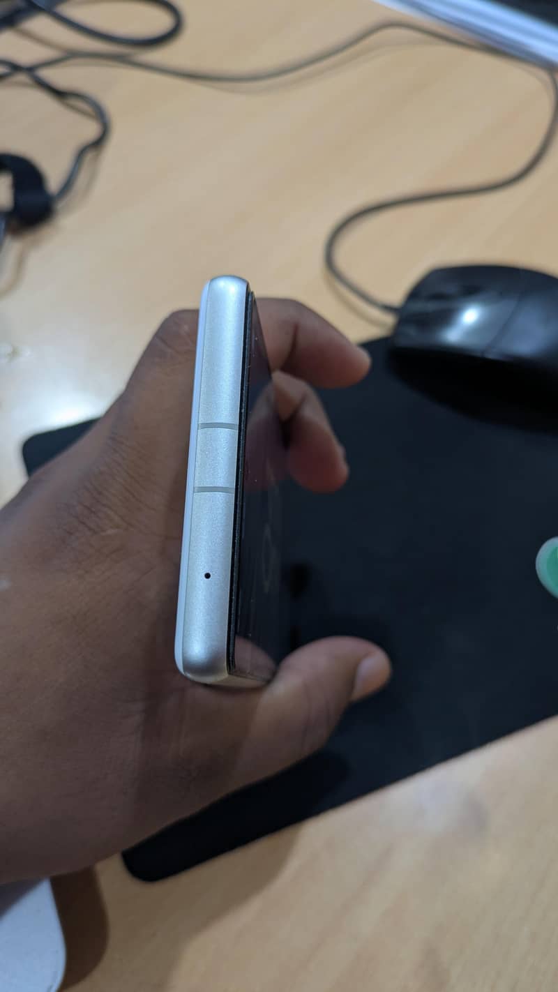 Google Pixel 7a 4