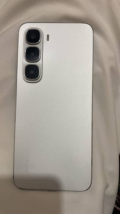 Infinix Hot 60i 6gb 128gb with box and Charger