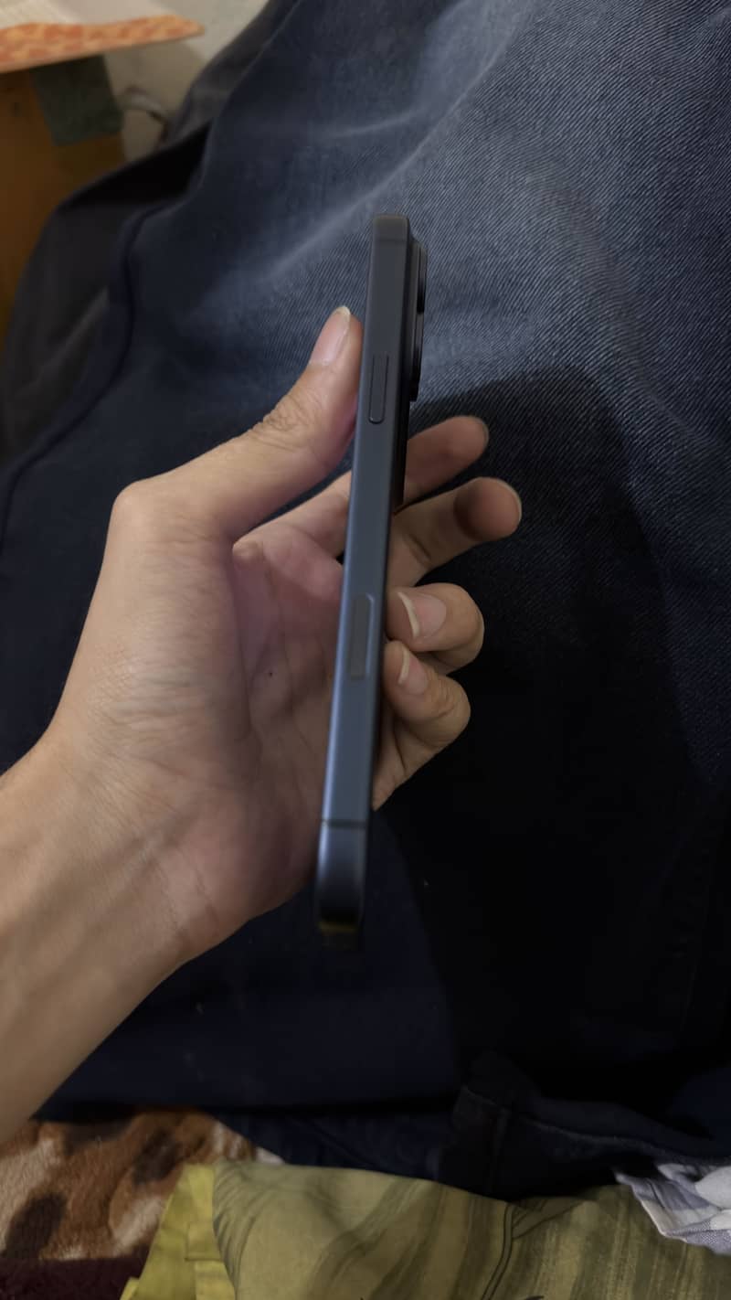 Apple iPhone 17 Pro Max 2