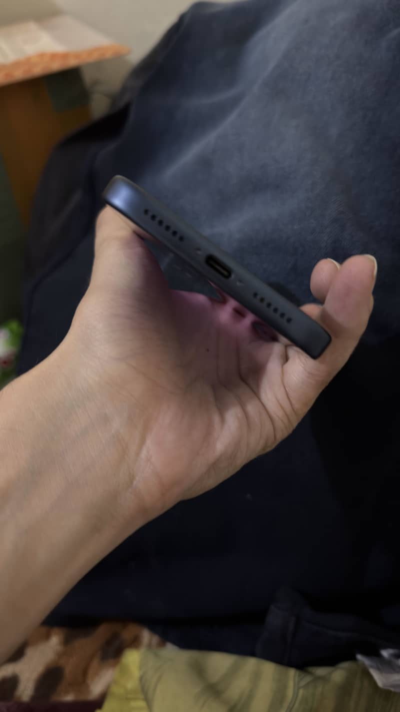 Apple iPhone 17 Pro Max 4
