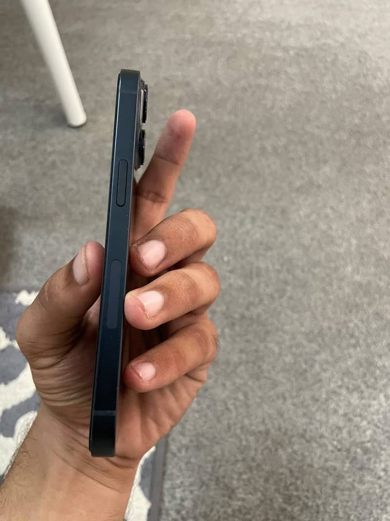 Apple iPhone 14 4