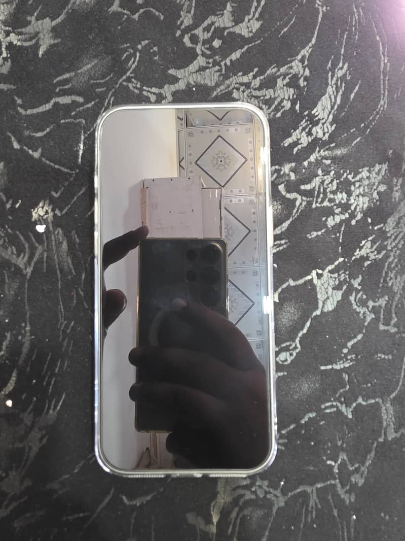 Apple iPhone 17 Pro Max 4