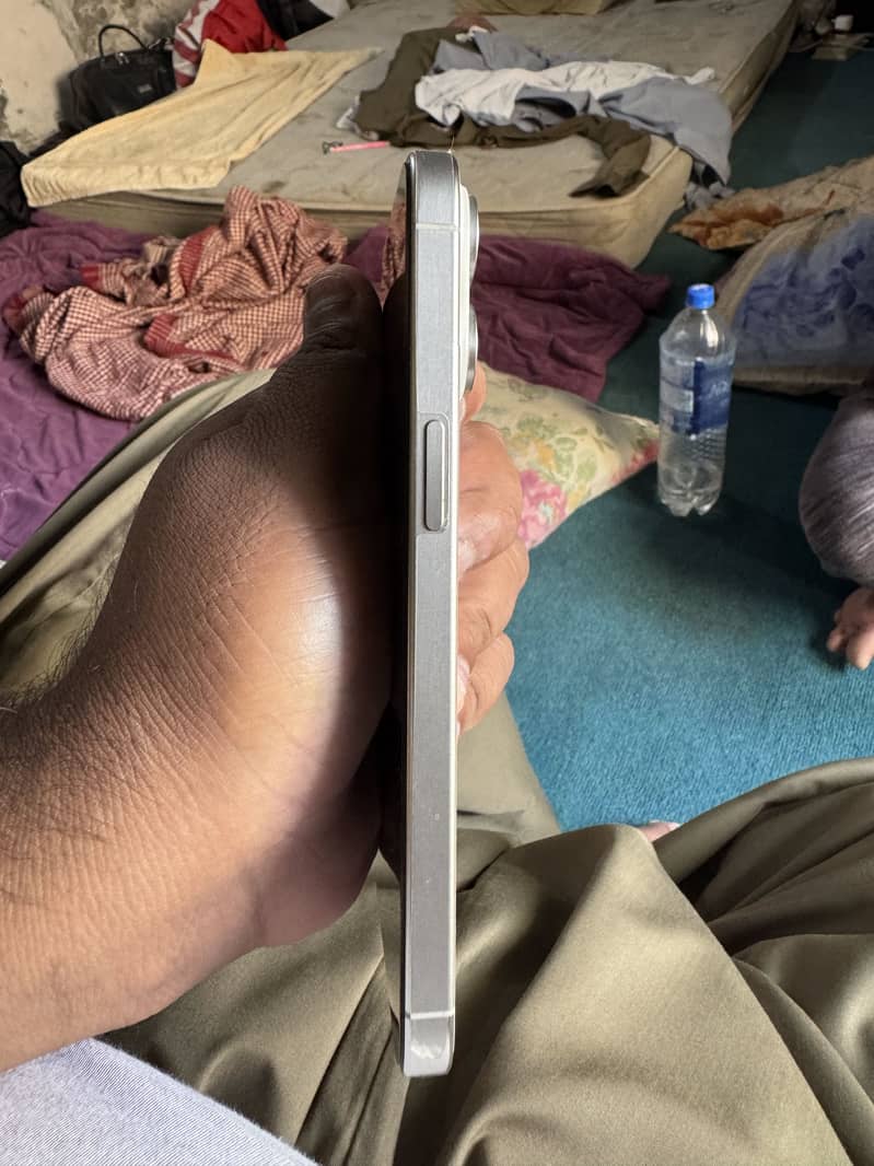 Apple iPhone 15 Pro Max 1