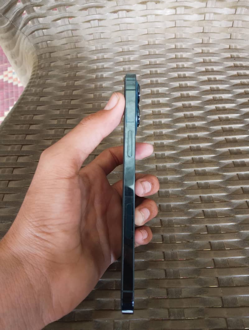 Apple iPhone 12 Pro Max 1