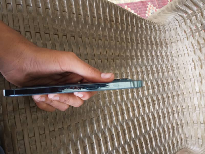 Apple iPhone 12 Pro Max 3