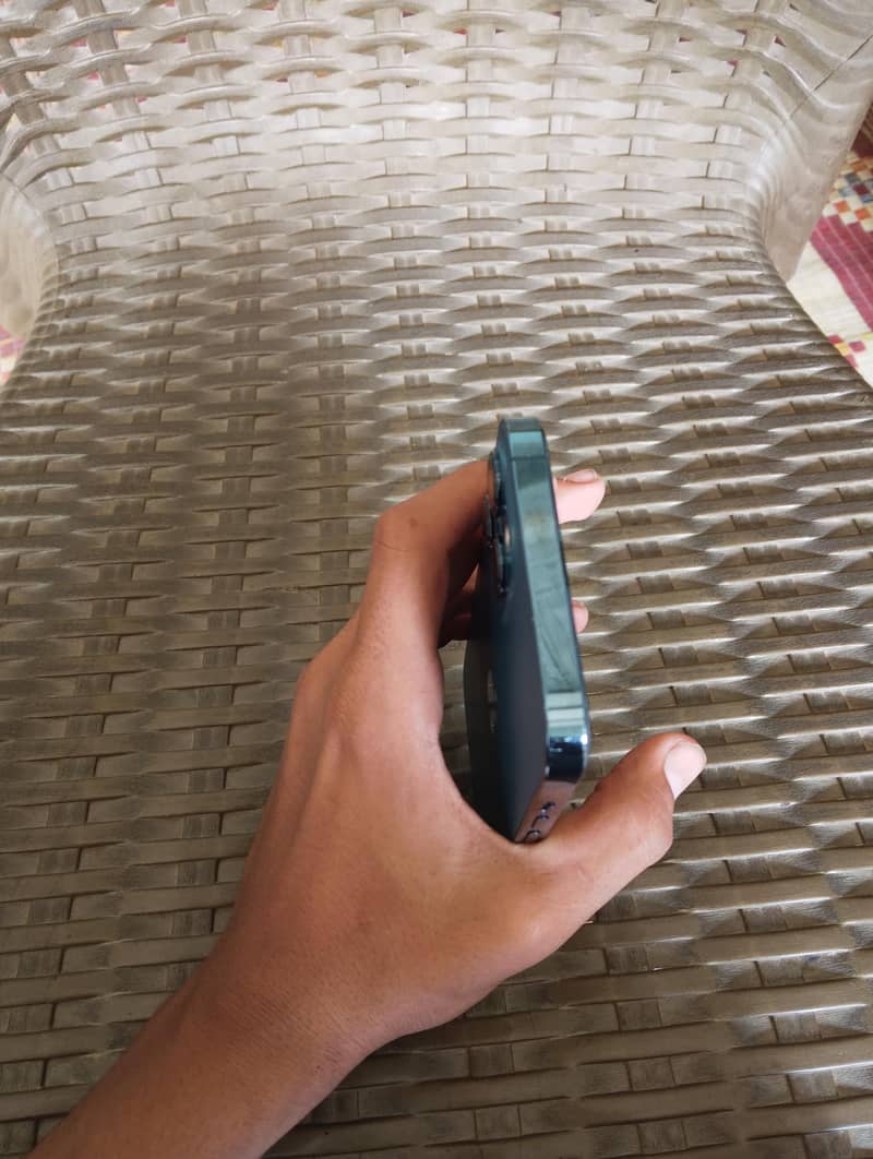Apple iPhone 12 Pro Max 4