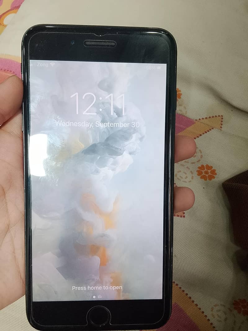 Apple iPhone 7 Plus 2