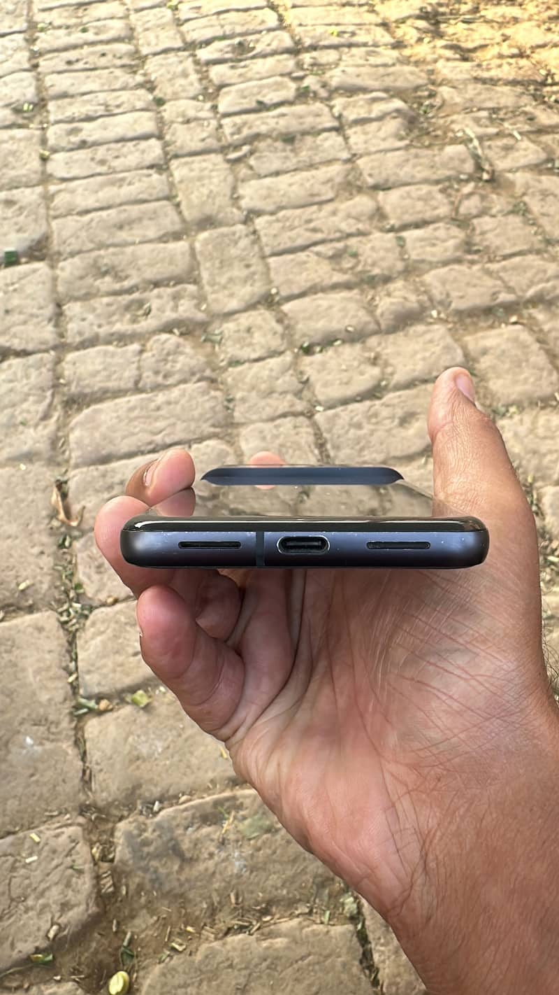 Google Pixel 8 official with box cable 1