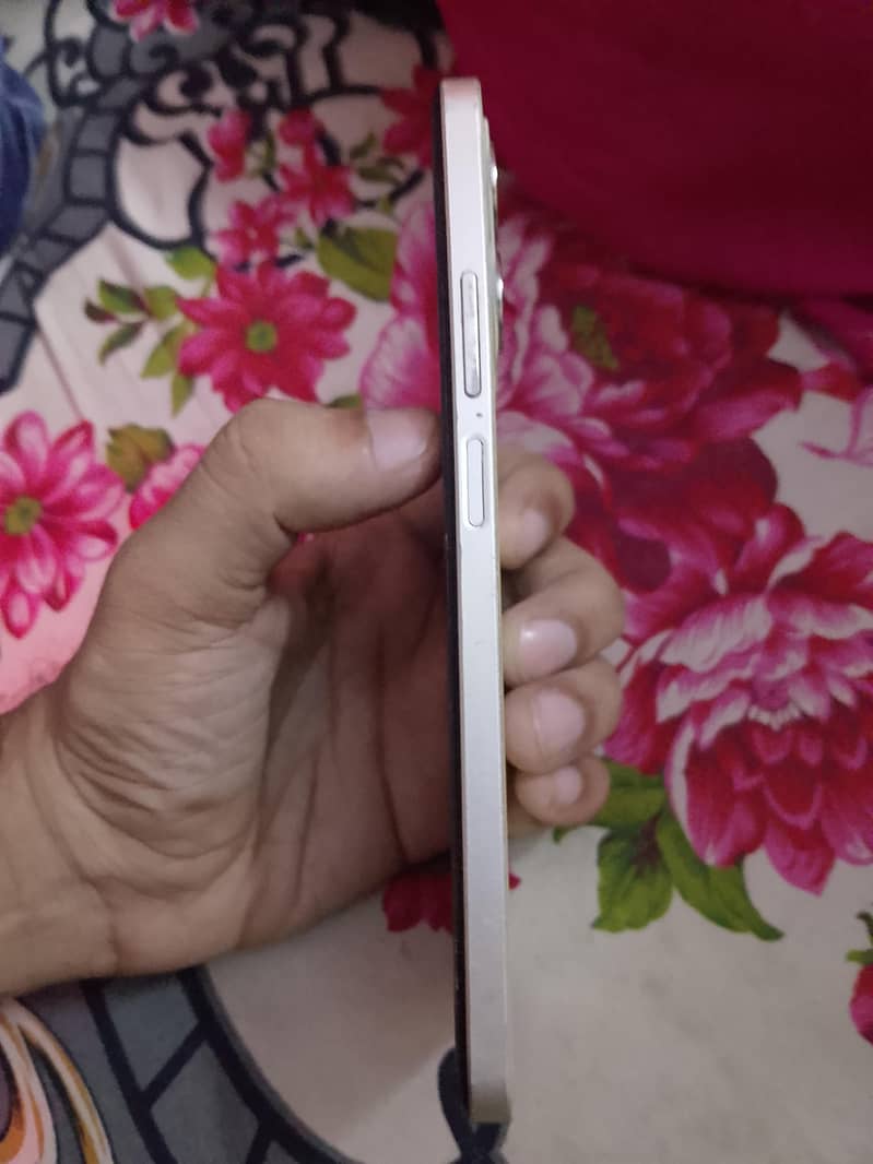 Realme C53 4