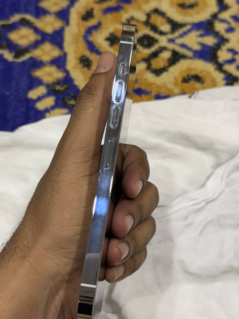 Apple iPhone 13 Pro Max 8