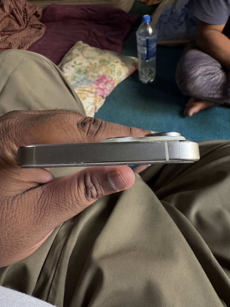 Apple iPhone 15 Pro Max 3