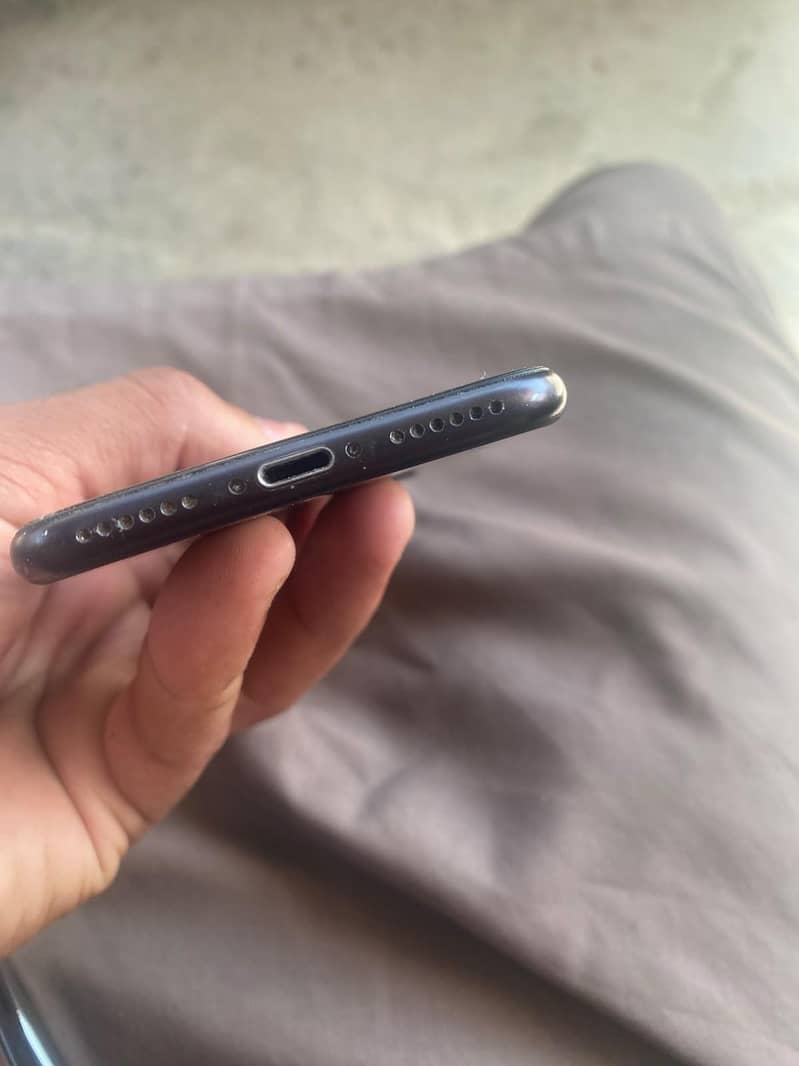 Apple iPhone 7 1