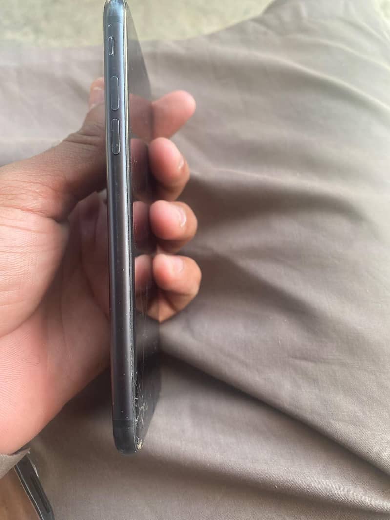 Apple iPhone 7 3