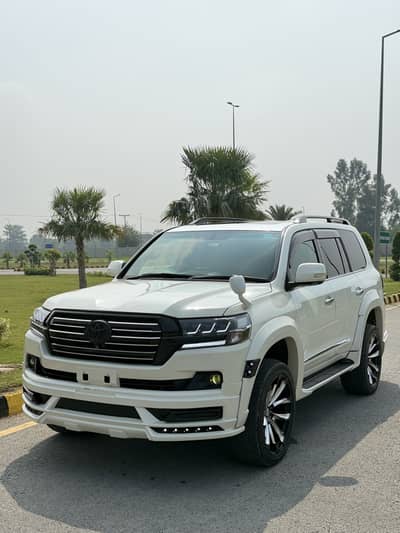 Toyota Land Cruiser ZX 2009/2014 Model Uplifted To 2016 Wald Additon