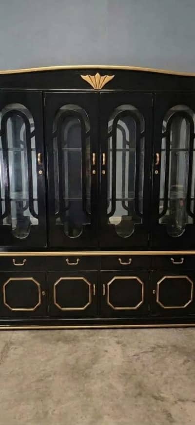 Black and golden wooden Showcase for cutlery