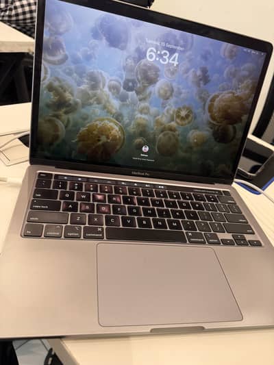 MacBook Pro 13-inch 2020 | Core i5 | 8GB with original box