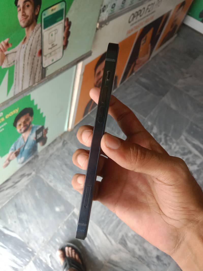 Apple iPhone 12 2