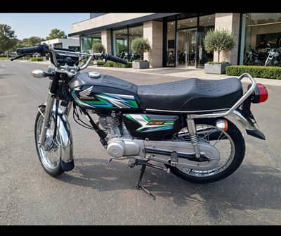 Honda 125cg black color