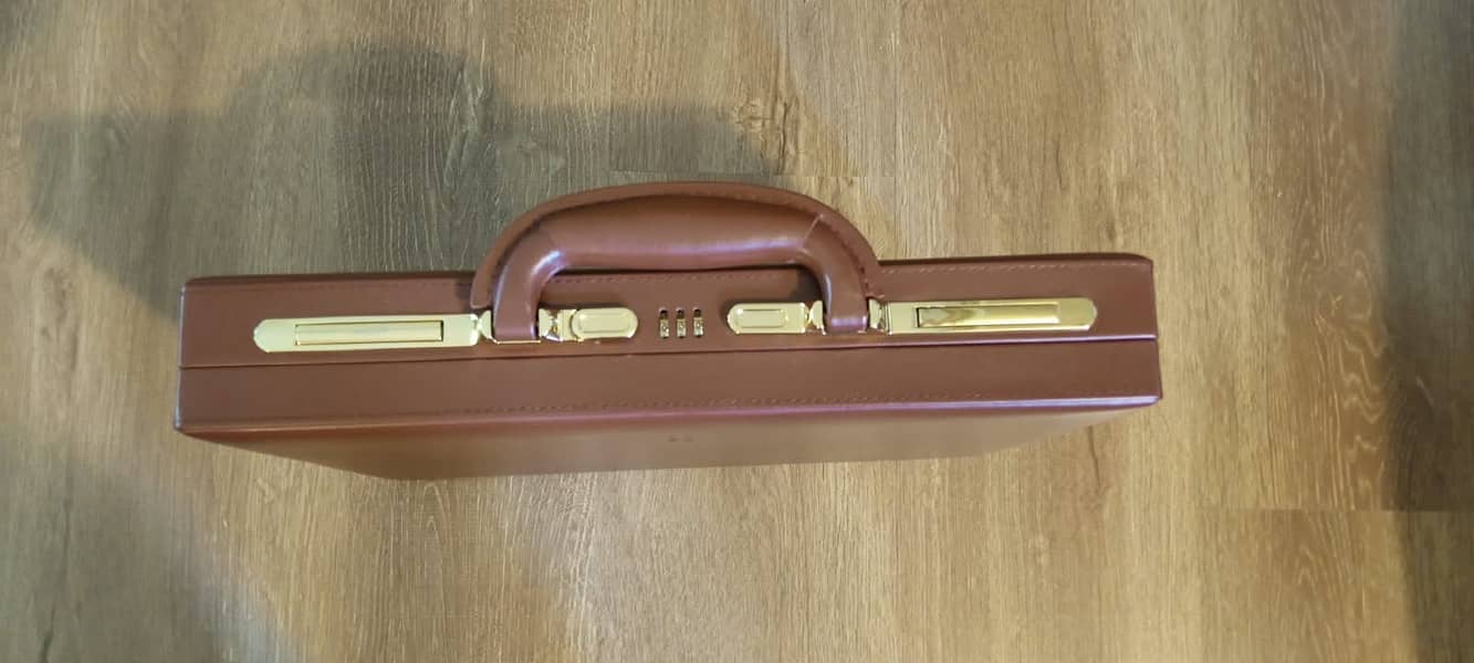 Jafferjees Executive Briefcase 1