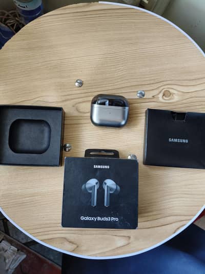 Samsung Galaxy buds 3 pro full box in good condition