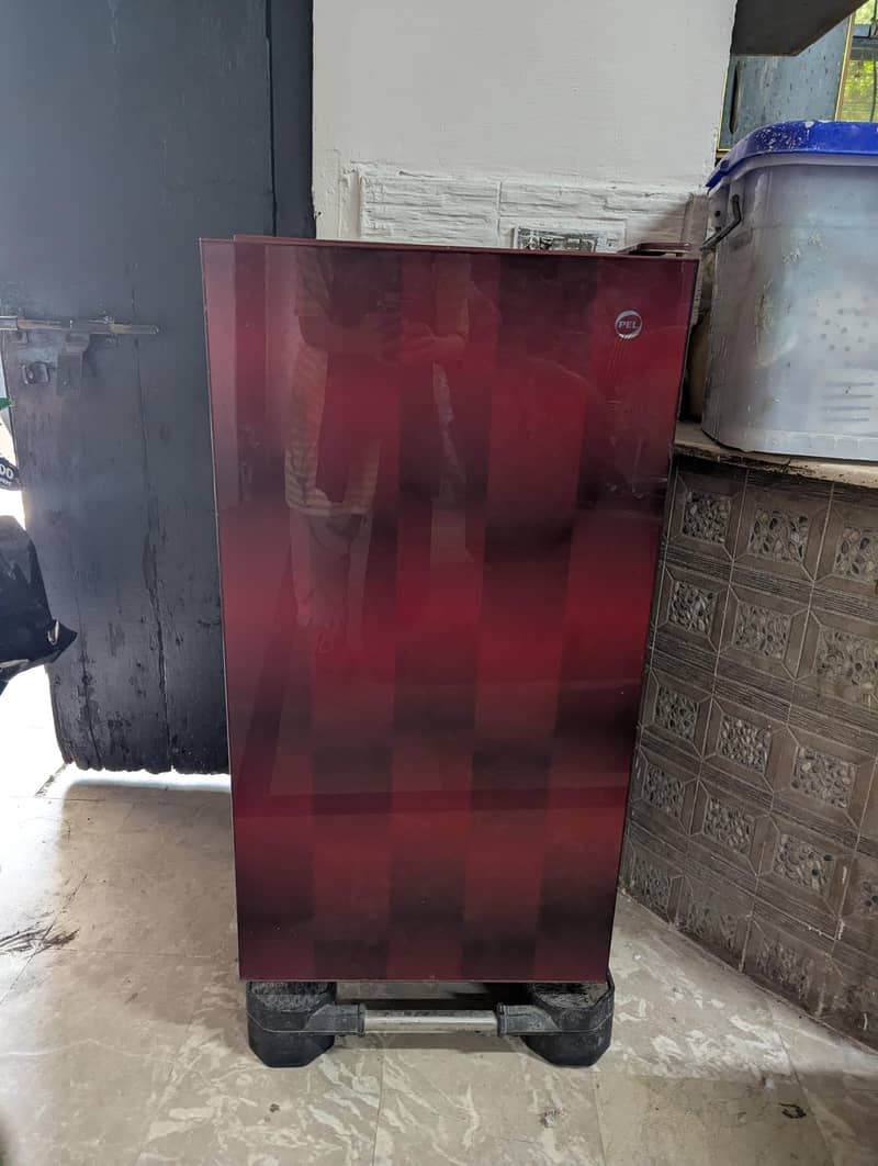 mini fridge 2