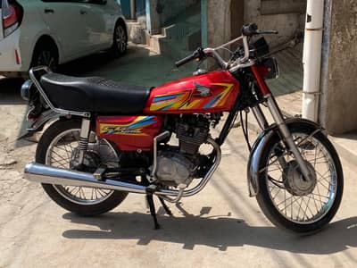 Honda 125 17 Model Used 10/9 all ok sab Kuch ha number 03481509811