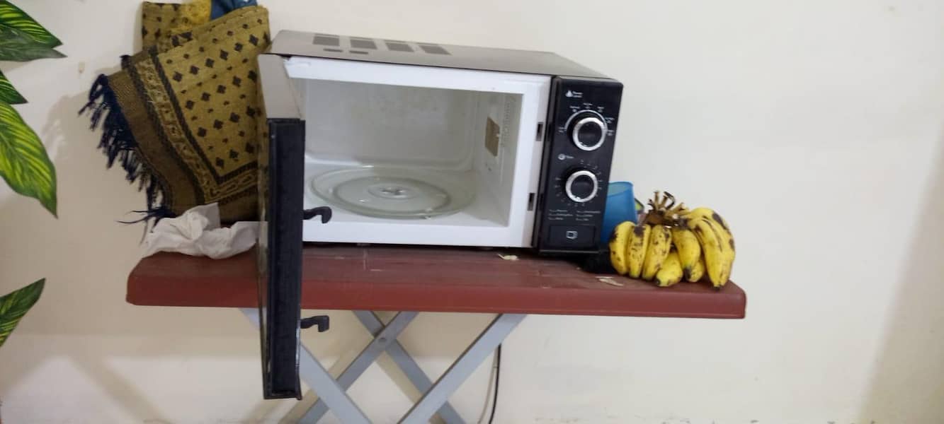 microwave oven 3