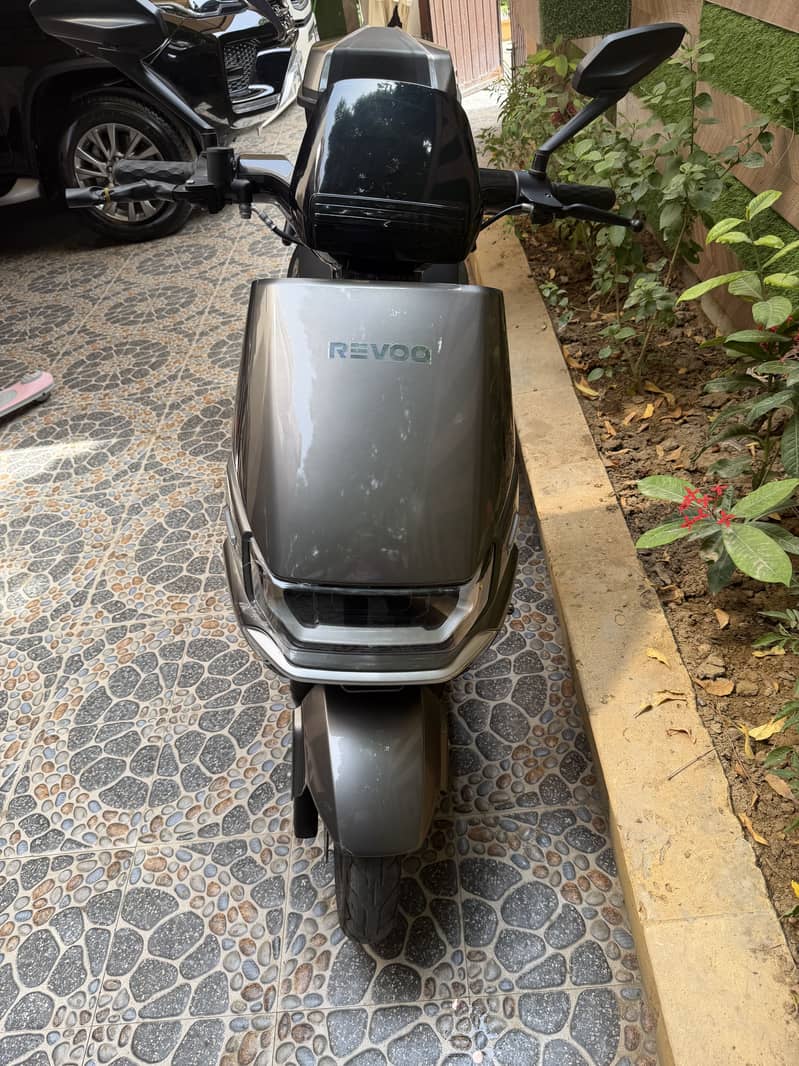 REEVO A12 0