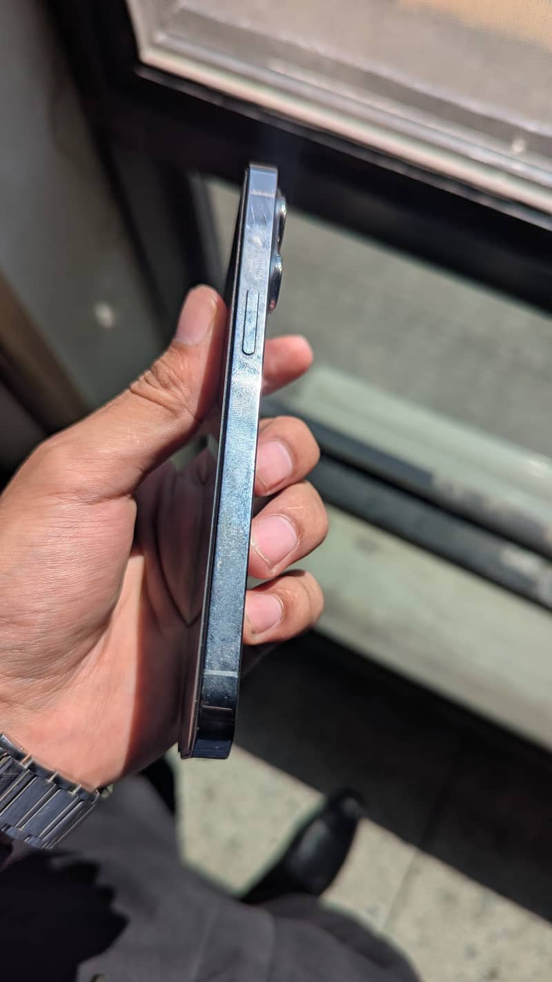 Apple iPhone 13 Pro 8