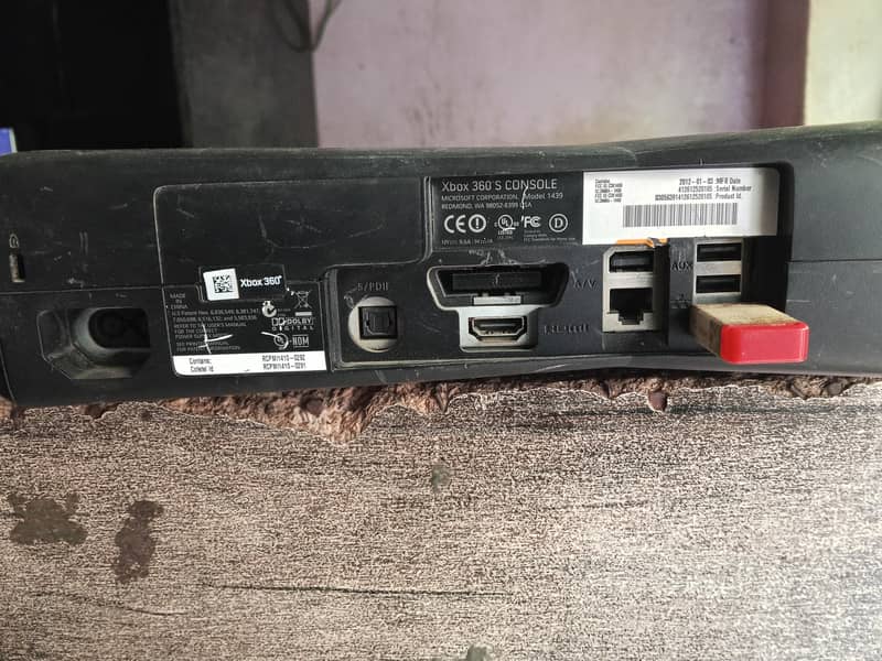 Xbox 360 S 8