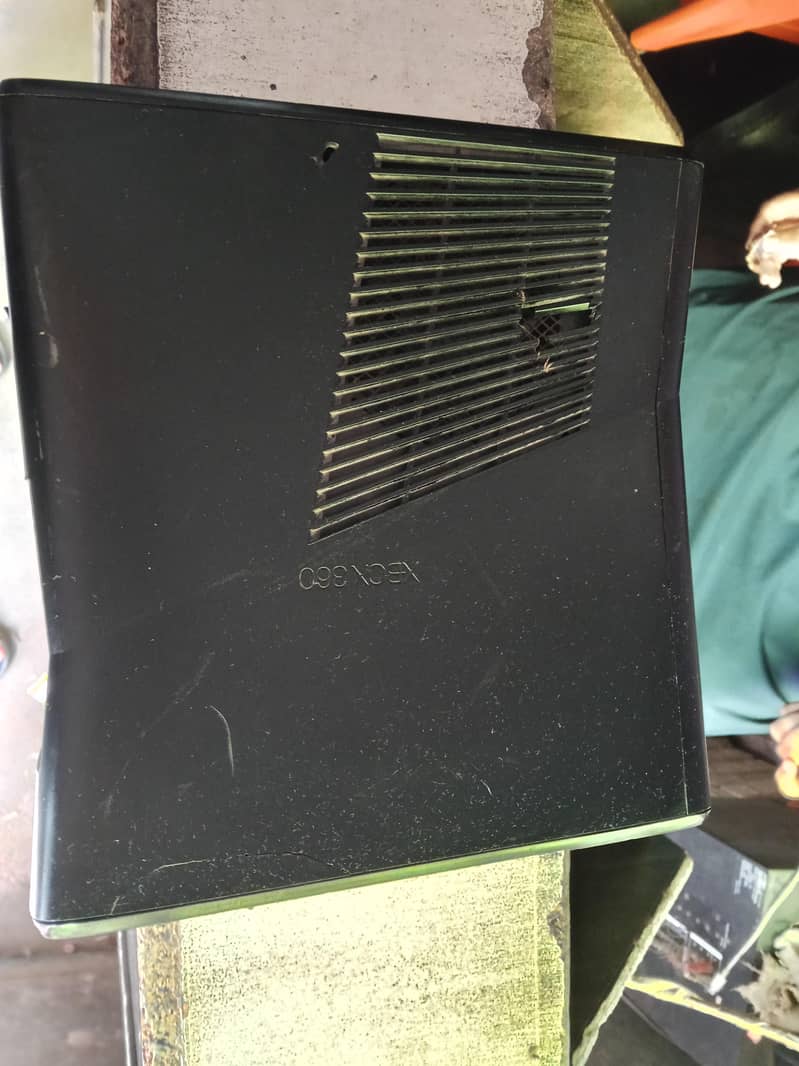 Xbox 360 S 9