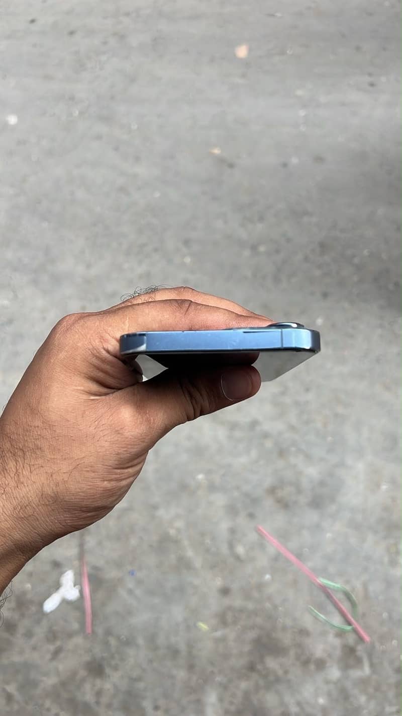 Apple iPhone 13 Pro Max 5