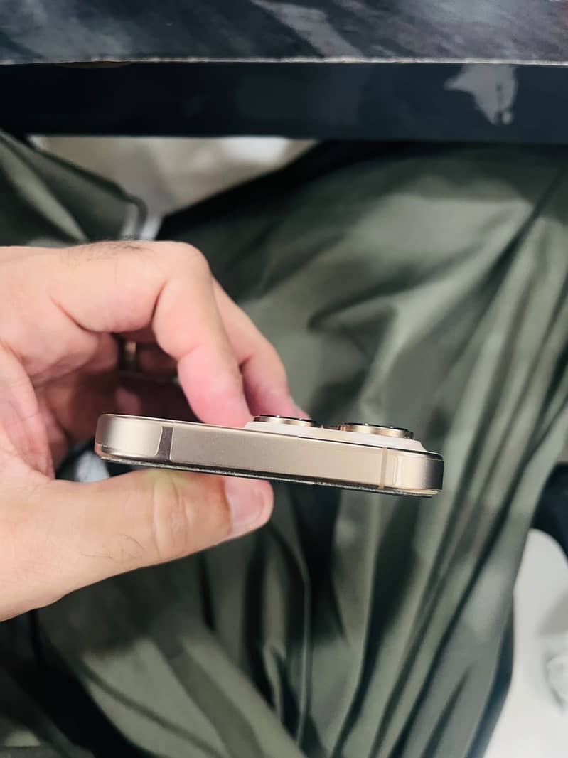 Apple iPhone 16 Pro 5