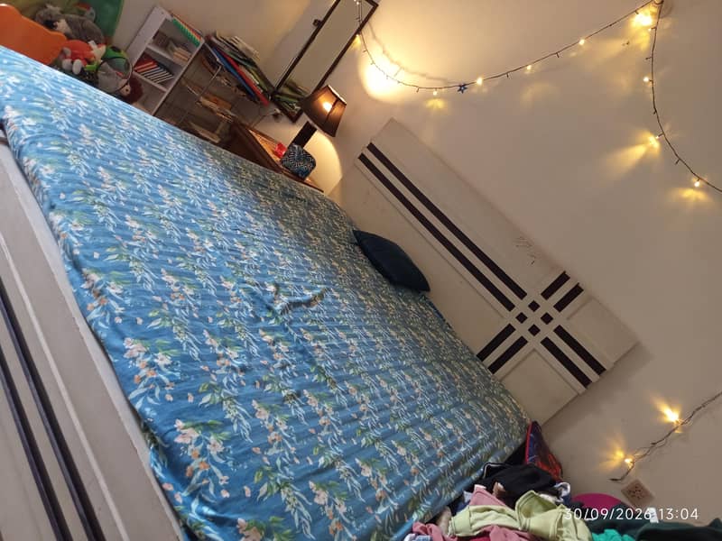 King size bed 2
