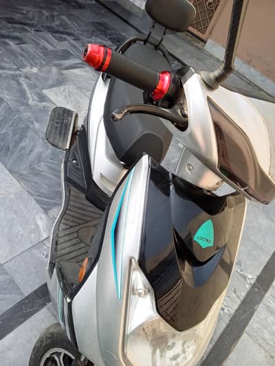 • YJ Future Mehran Electric Scooter for Sale".