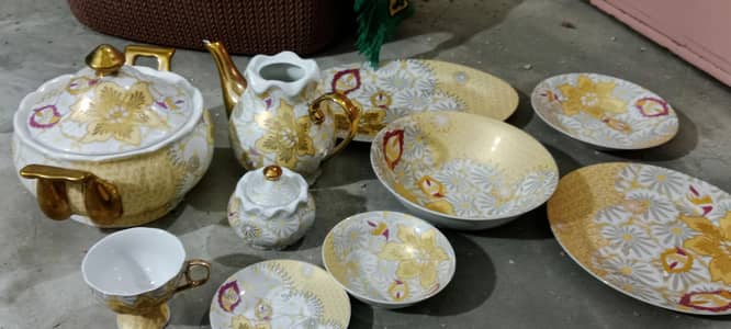 beautiful golden & white bone  Japani ceramic dinner set