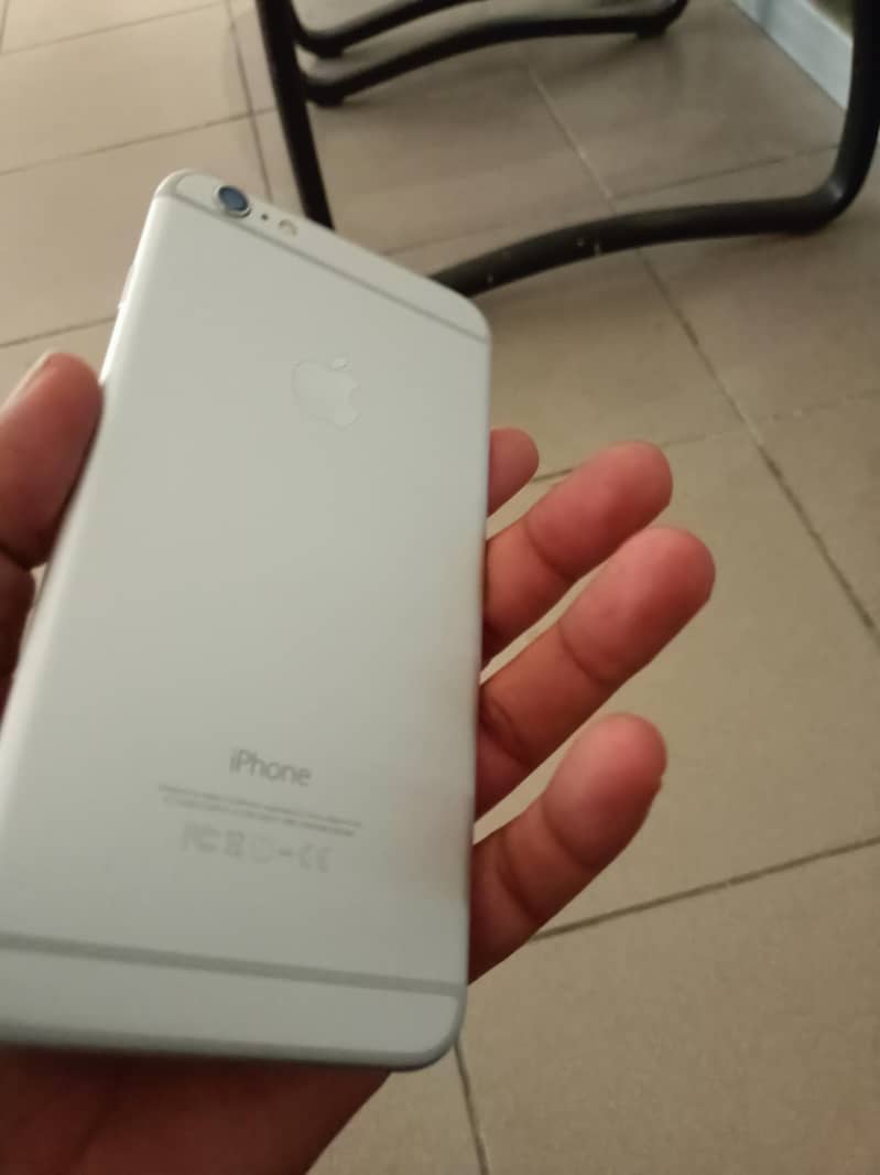 Apple iPhone 6 Plus 1
