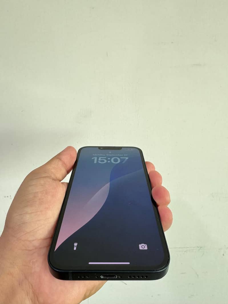 Apple iPhone 13 1