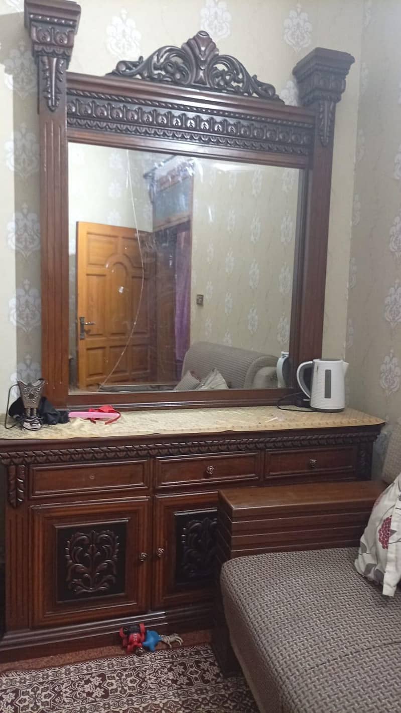 Bed set side table dressing wardrobe . 4